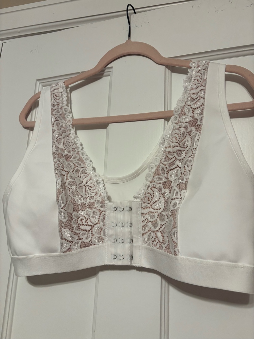 Women's Lace Front-Closure Comfort Bra - White plus size 3XL